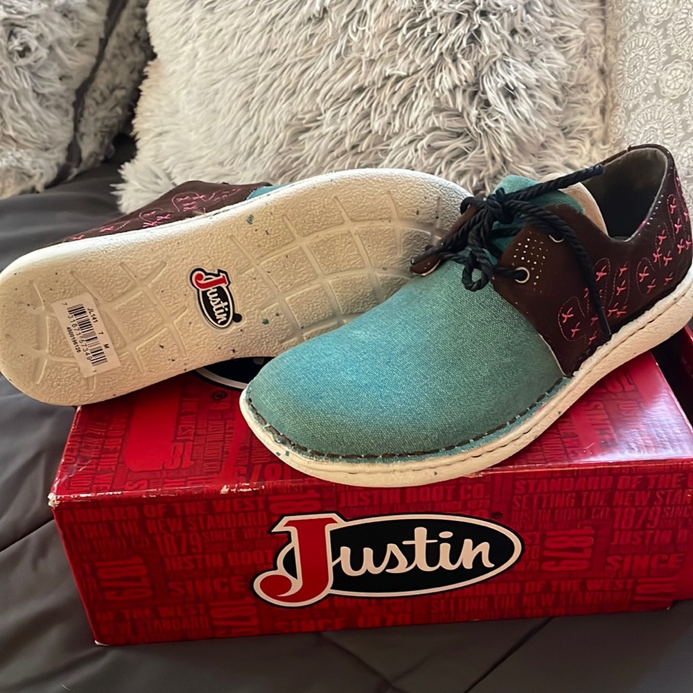Justin shoes brand new never worn husband bought wrong size